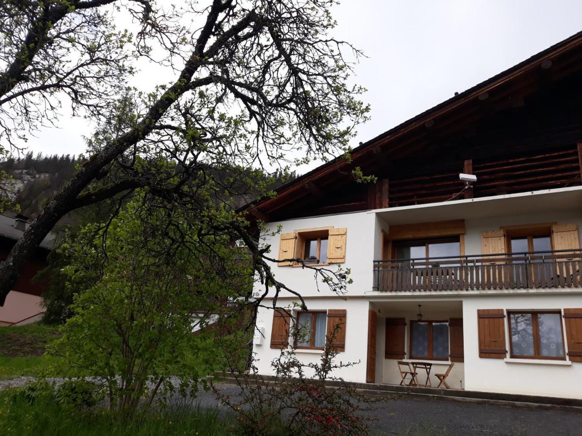 Les Granges 2 Chambres Et Terrasse Au Soleil La Clusaz Exterior foto
